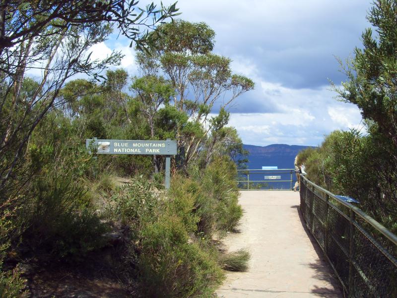 Marked path through bushland to a viewpoint