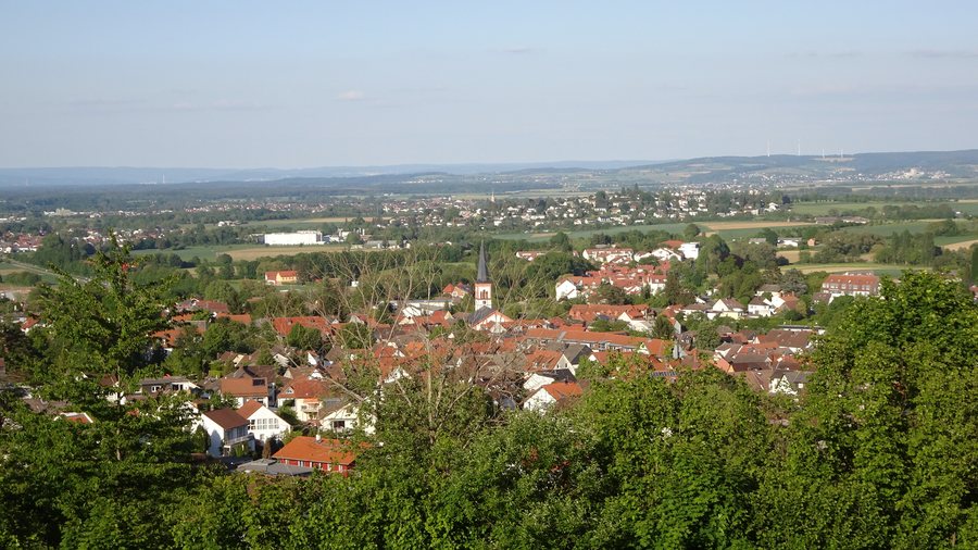 File:Roßdorf vom Rehberg 2020.JPG