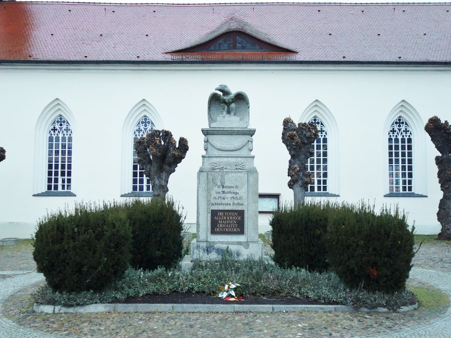 File:Gefallenendenkmal Friedland NL 2020 S.jpg