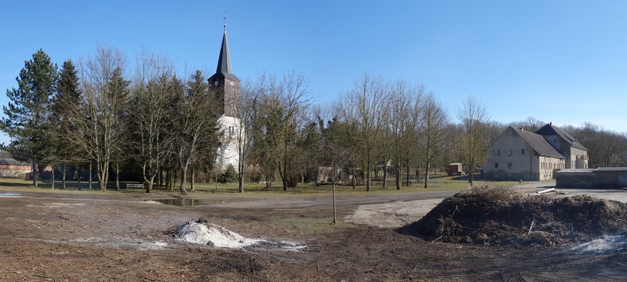 File:Dorfplatz Schenkenberg (Uckermark) 2018.jpg