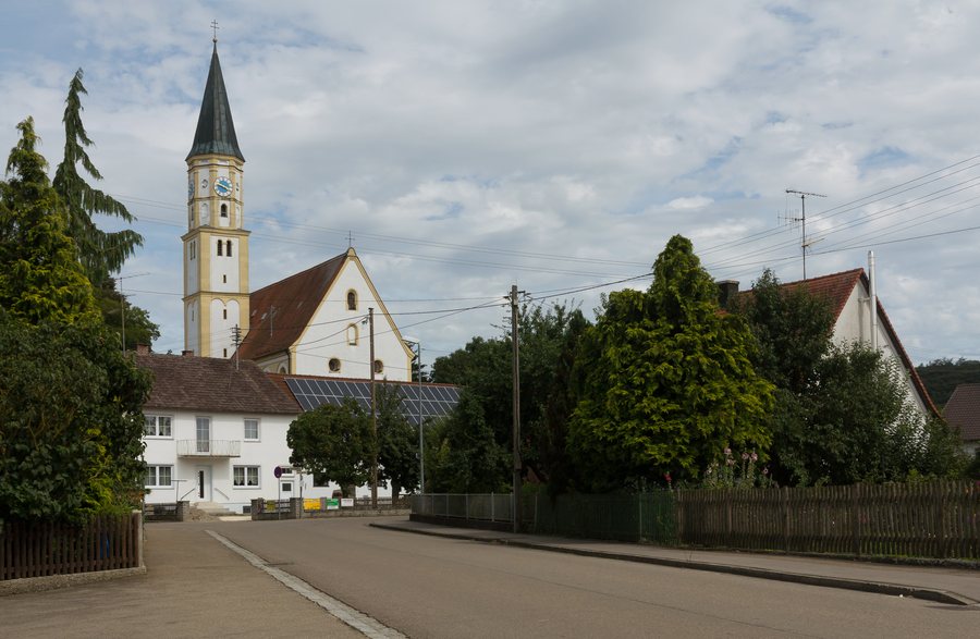 File:Finningen, die katholische Pfarrkirche Sankt. Martin