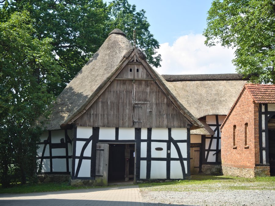 File:2019-06-16 Rossmühle Oberbauerschaft (Hüllhorst, NRW) 01.jpg