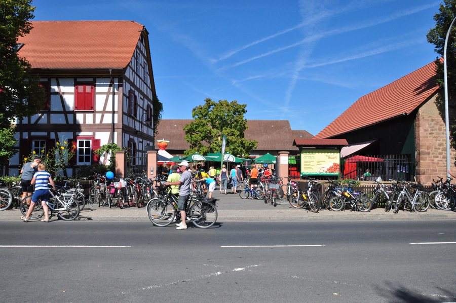 File:Neueherberge.jpg