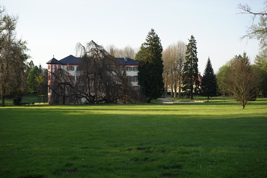 File:Angelbachtal - Eichtersheim - Schlosspark mit Schloss.jpg