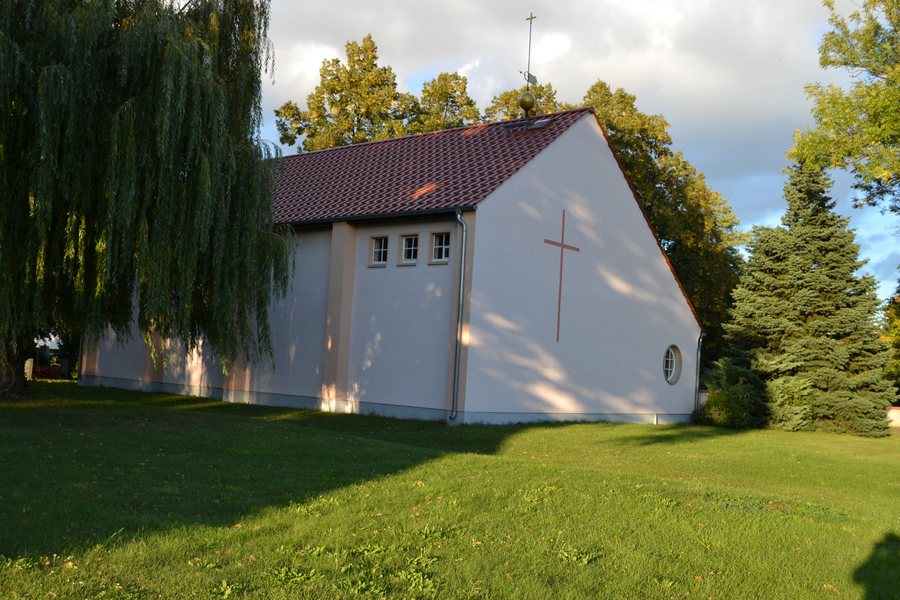 File:Dorfkirche Gorgast 1.JPG