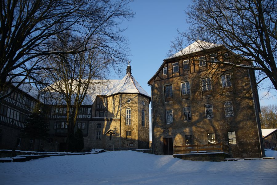 File:Kloster Anrode im Winter.JPG