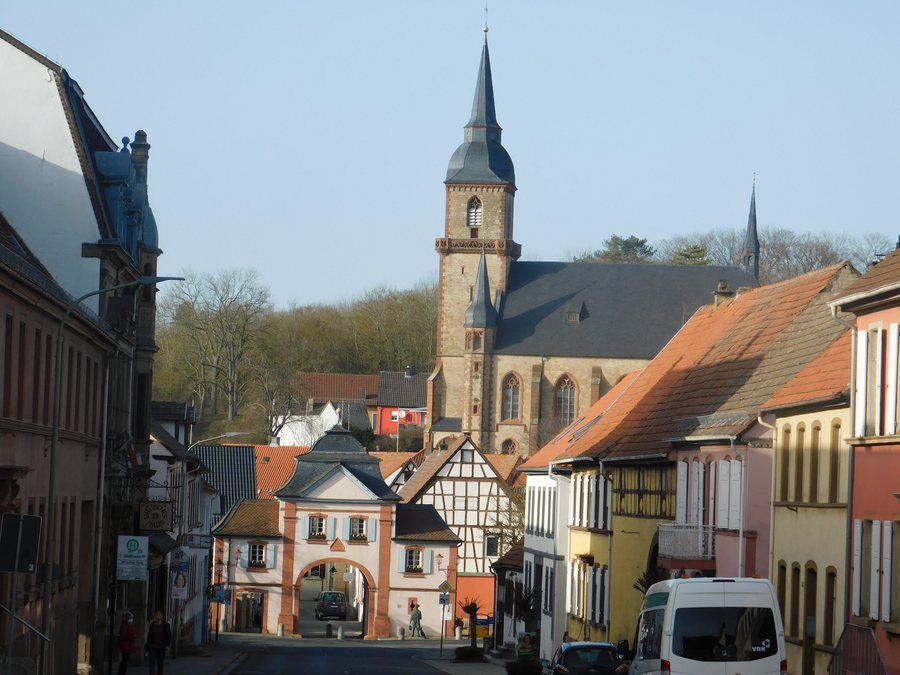 File:Göllheim Blick auf den historischen Ortskern.jpg