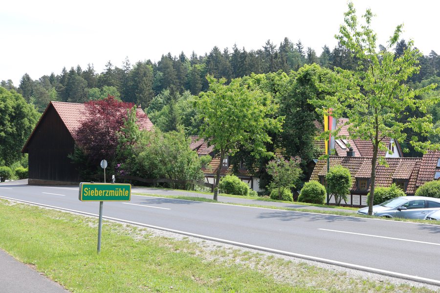 File:Hosenfeld; Der Weiler Sieberzmühle.jpg