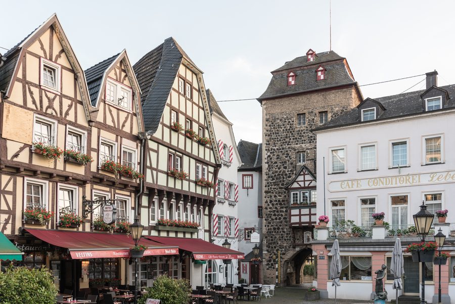 File:Linz am Rhein, Burgplatz 1, Rheintor-20160608-003.jpg