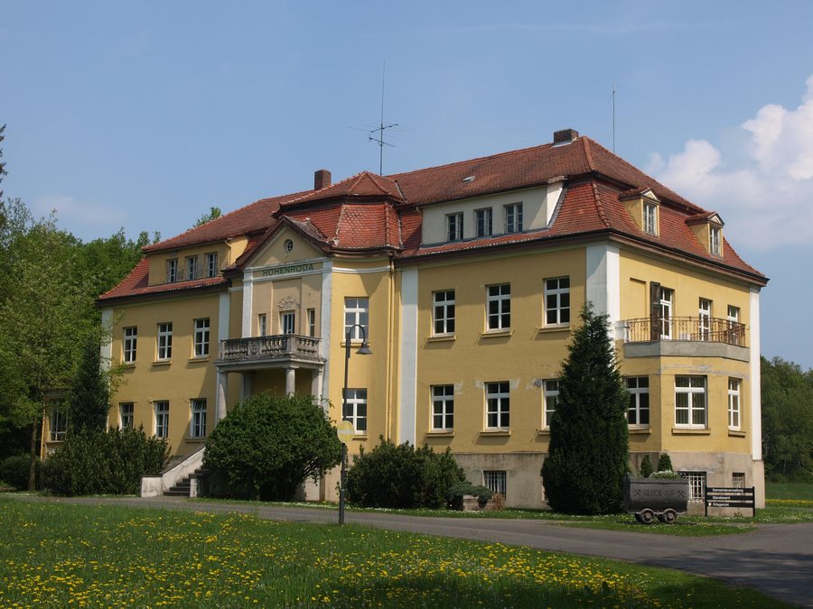 File:Hohenroda rathaus total.jpg