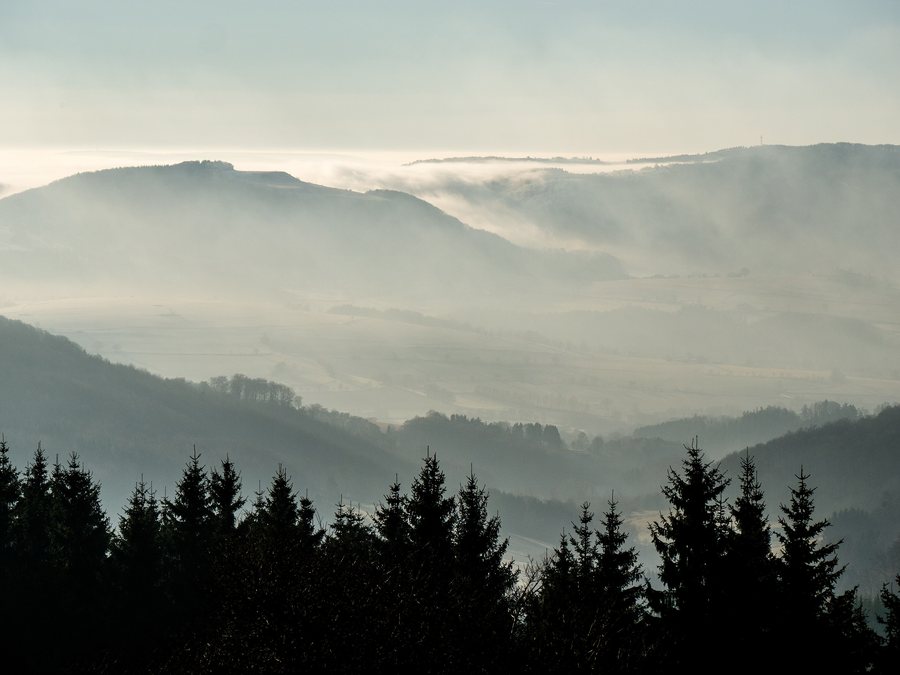 File:Biossphärenreservat Rhön bei Gersfeld, Inversion.jpg