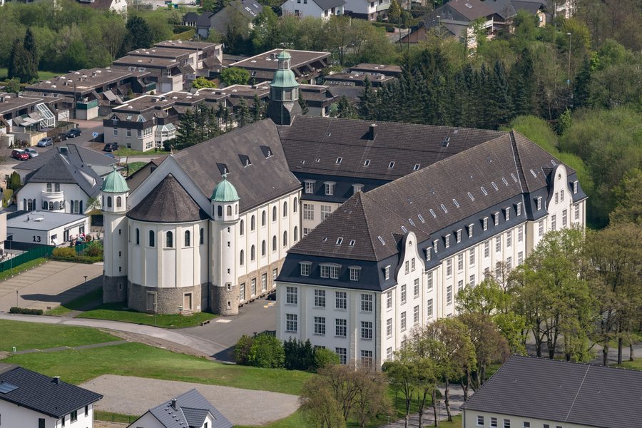 File:Bad Driburg - 2017-05-06 - Kaiser-Karl-Turm, Aussicht (11).jpg