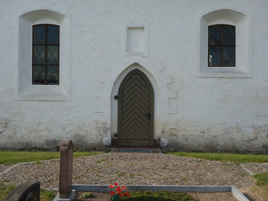File:Kirche Sonnenberg 2020 Portal S.jpg
