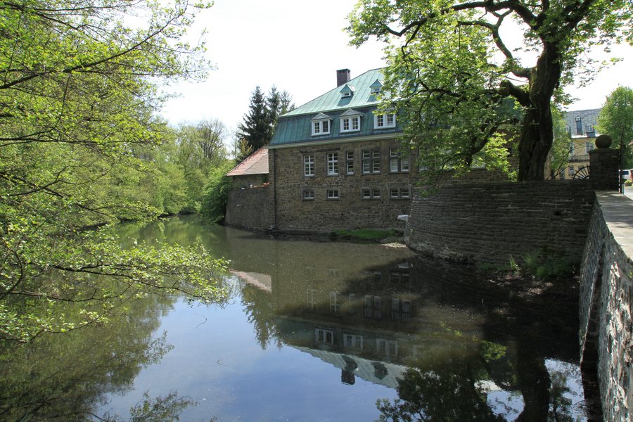 File:Kierspe Rhadermühle - Alter Mühlenweg - Haus Rhade 01 ies.jpg