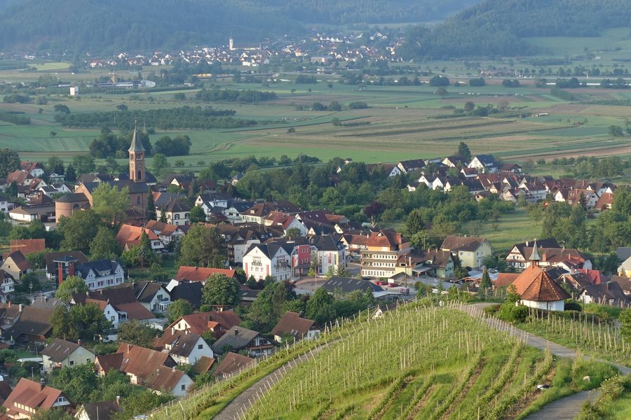 File:Blick auf Ohlsbach.jpg