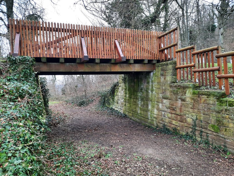 File:Sternenfels Schlossbergturm Brücke 2024.jpg