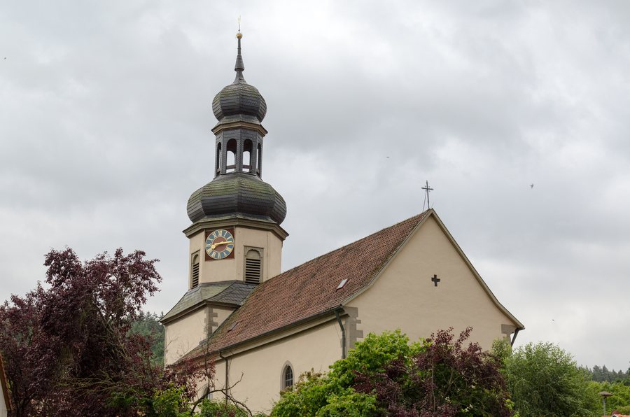 File:Willmars, Ev. Kirche-001.jpg