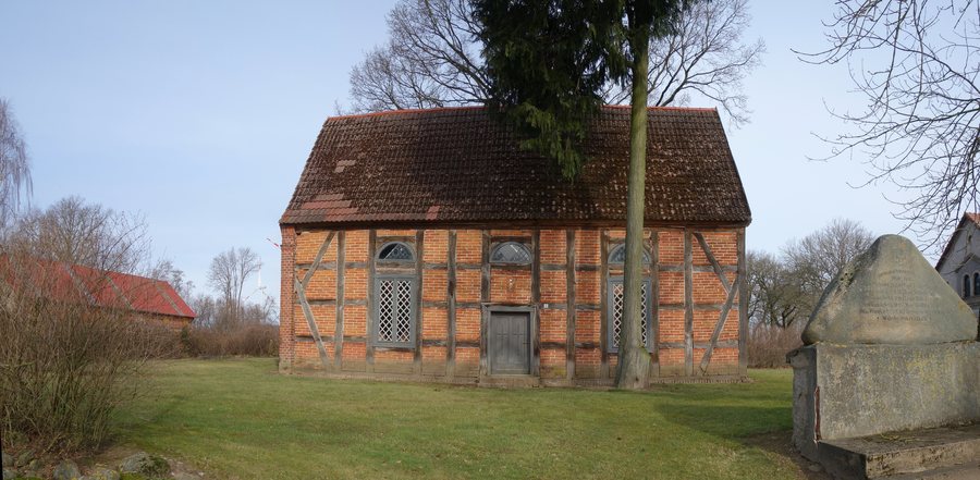 File:Dorfkirche Rapshagen 2018 SSE.jpg