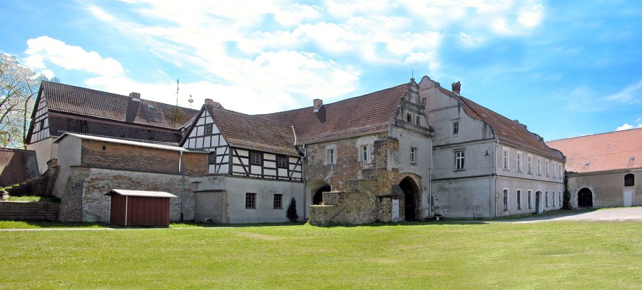 File:20150429105MDR Sonnewalde Schloß.jpg