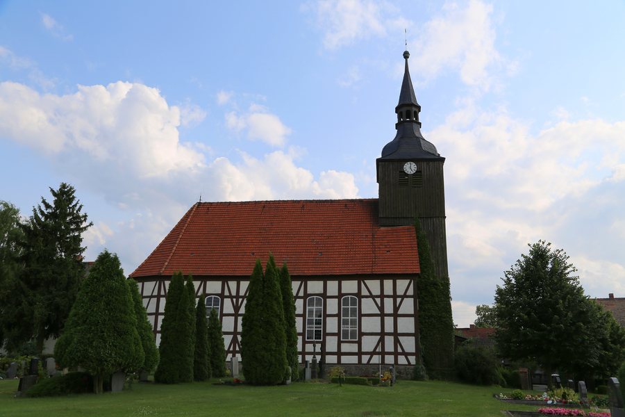 File:Dorfkirche Schlepzig 04.jpg