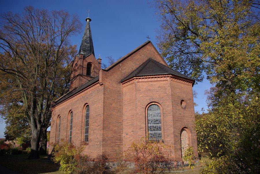 File:Kirche Freiwalde Bersteland.jpg