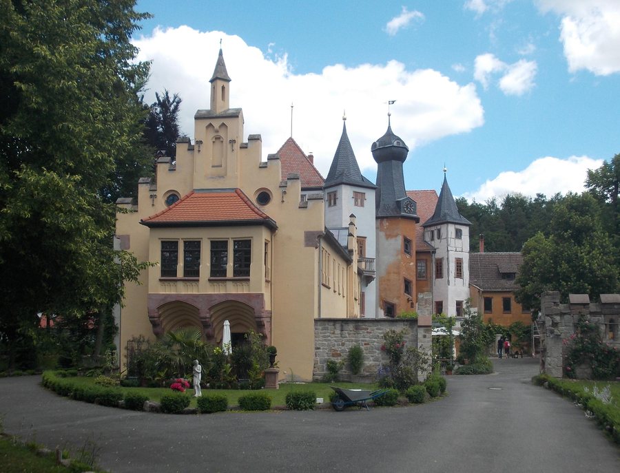 Fröhlichenwiederkunft Castle in Wolfersdorf