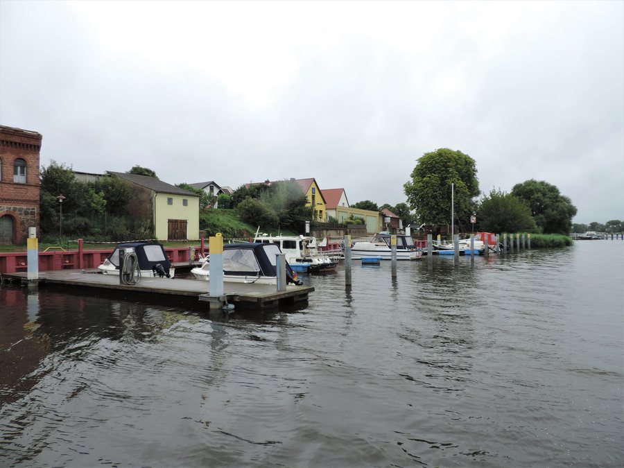 File:Gartz (Oder) kz02.jpg