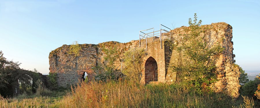 File:Ebsdorfergrund Burgruine Frauenberg von NNO.jpg