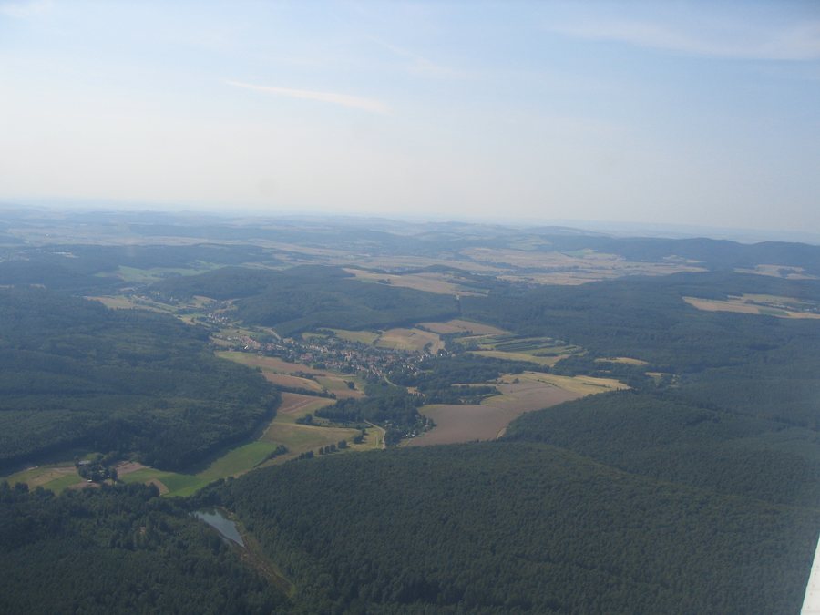 File:Neuhemsbach mit Billesweiher.jpg