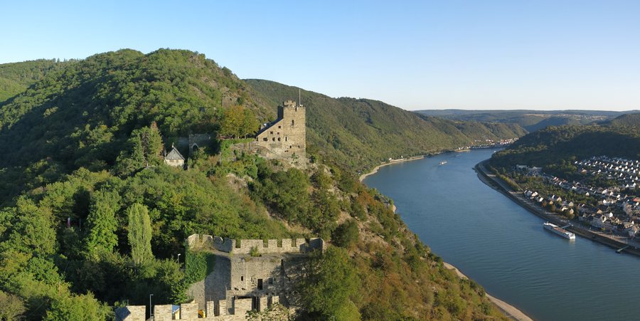 Burg Liebenstein und Rhein