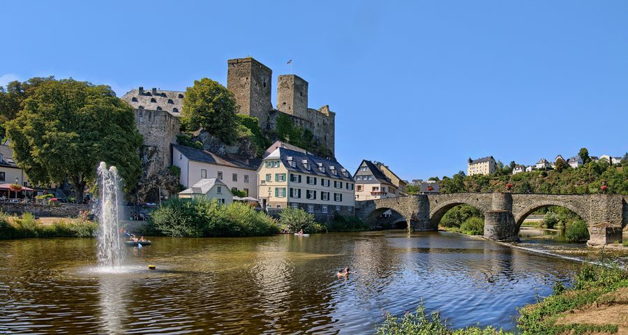 File:Runkel, Panoramaansicht.jpg