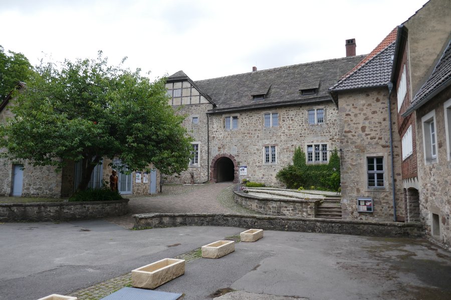 File:Extertal - Burg Sternberg - 2.jpg