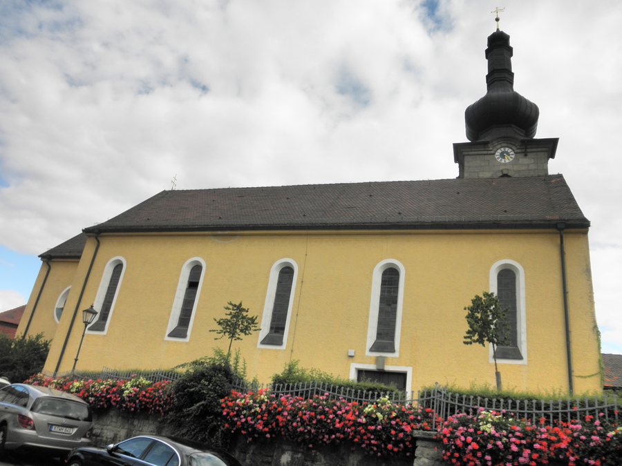 File:Kirche 2 in Wurz.JPG