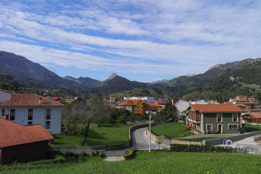 File:Panes (Peñamellera Baja, Asturias).jpg
