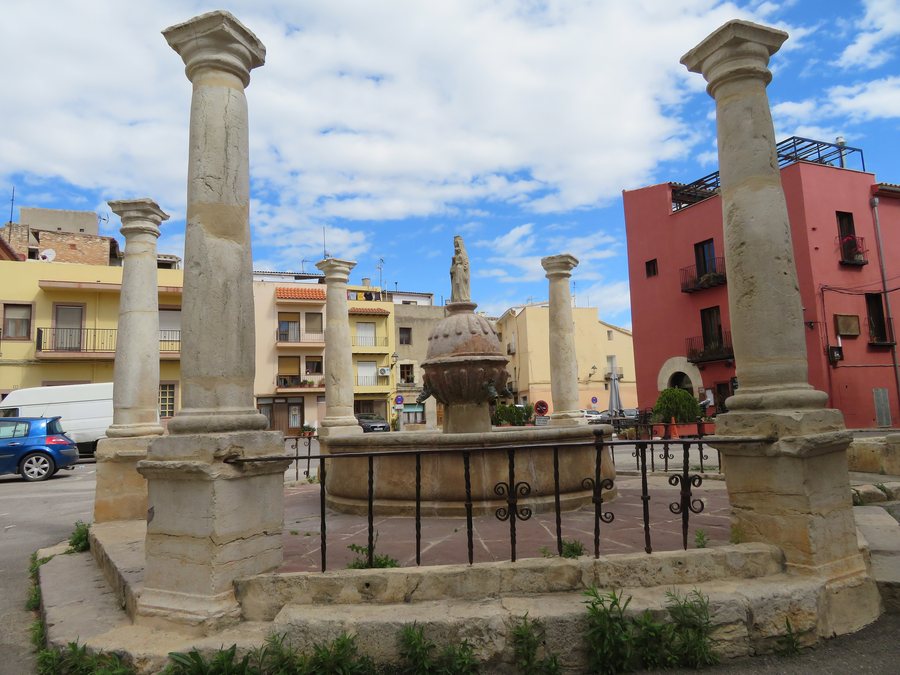 File:Fuente de la Virgen (Sant Mateu, Castellón, España).jpg