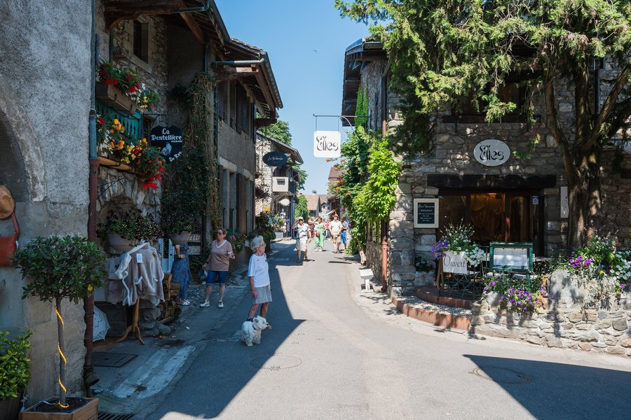 File:Busy shopping street in the medieval village, Yvoire, Haute-Savoie.jpg