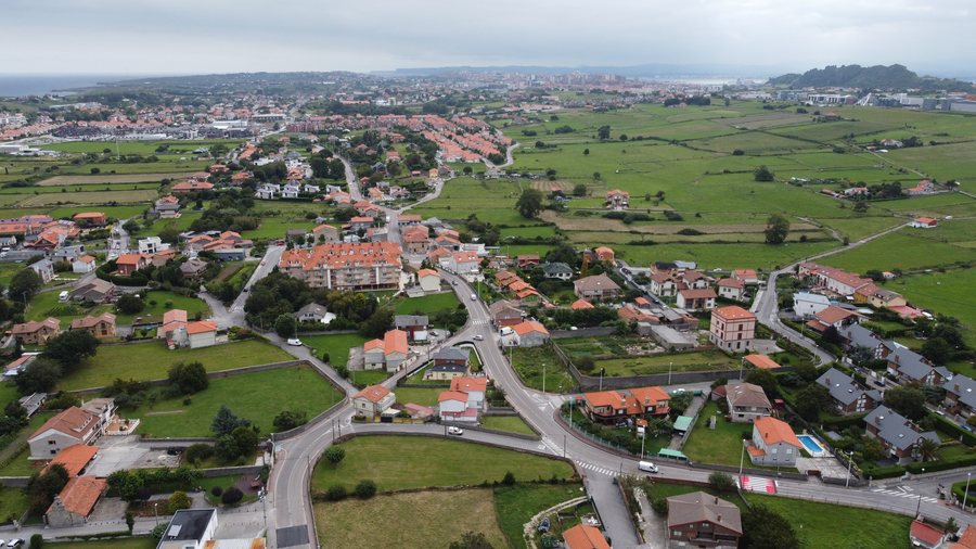File:Sancibrian nucleo, Santa Cruz de Bezana.jpg