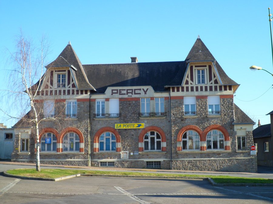 File:Percy - Poste.JPG