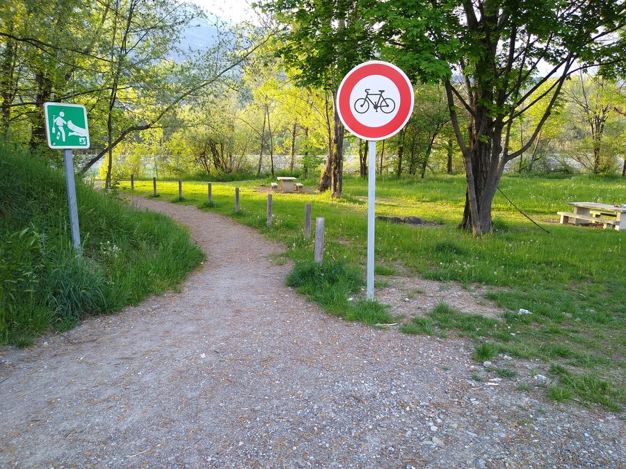 File:Panneau B9b Ripisylve du Liou Baratier.jpg
