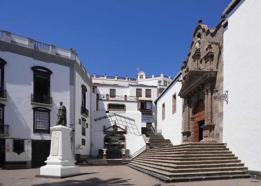 File:Santa Cruz de La Palma - Plaza de Espana.jpg