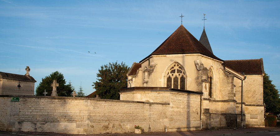 File:Lignol-le-Château church.jpg
