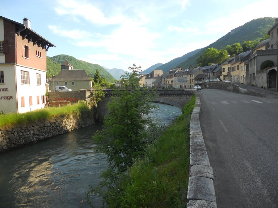 File:Arreau , pirineo francés. - panoramio.jpg