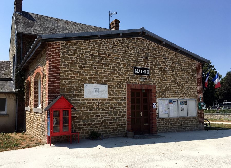 File:Mairie-Lenault.jpg