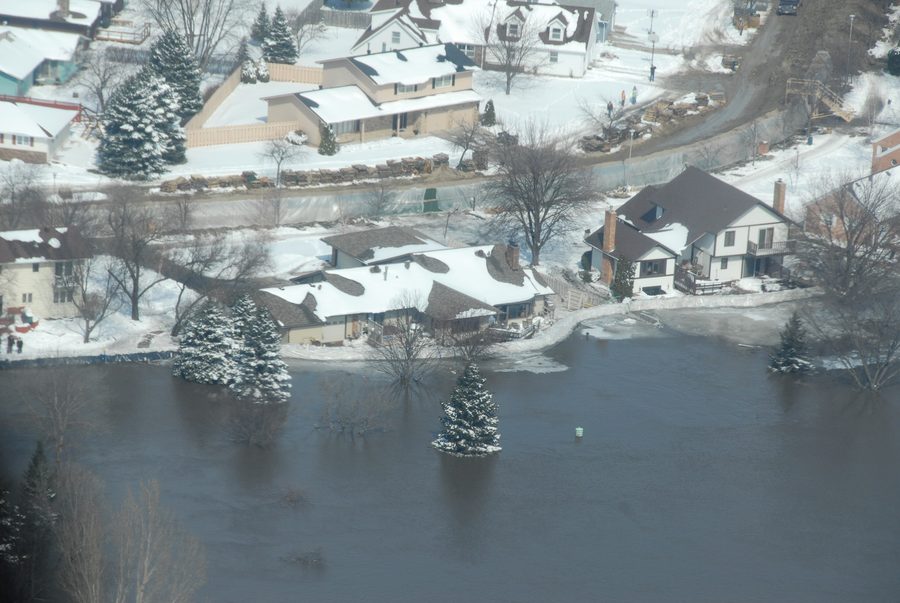 Luftaufnahme des Red River bei Fargo, North Dakota