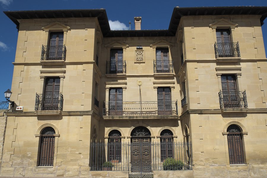 File:Tirgo Palacio 236.jpg