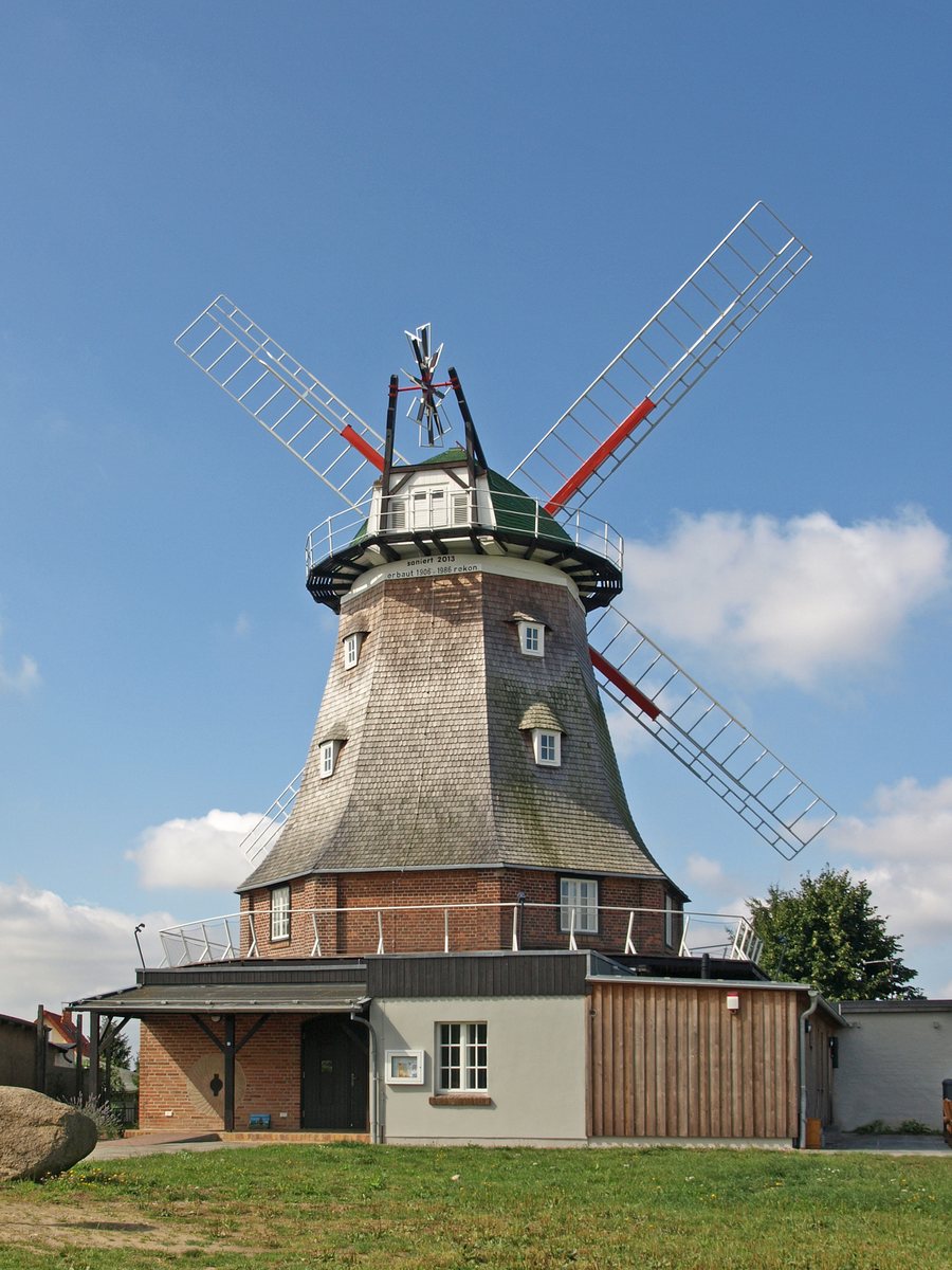 File:Kroepelin Windmuehle.jpg