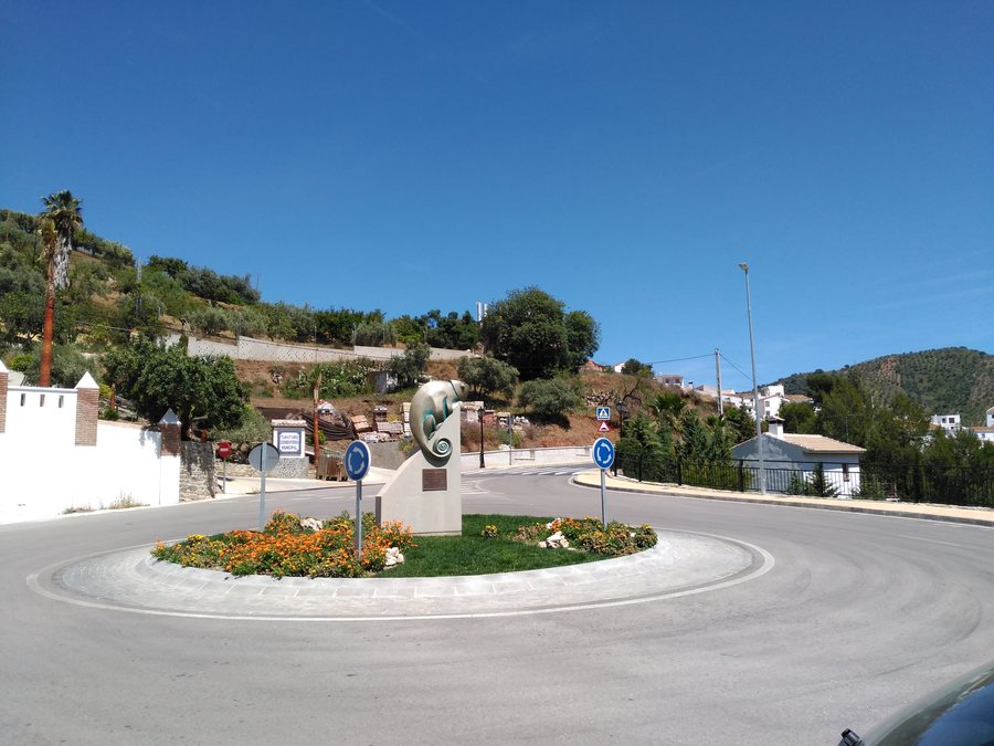 File:Rotonda Totalán.jpg