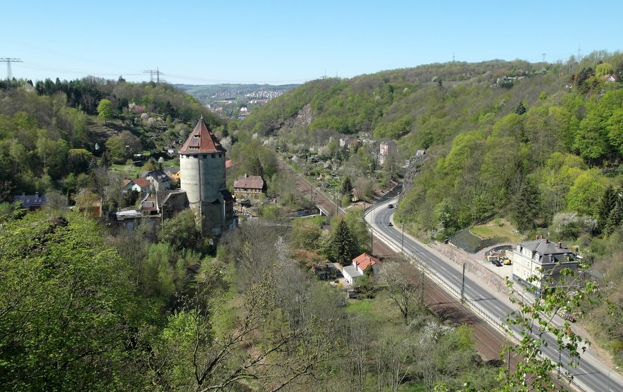 View from a rocky spur of the Heidenschanze onto the ruins of the wheat mill in Dresden-Coschütz