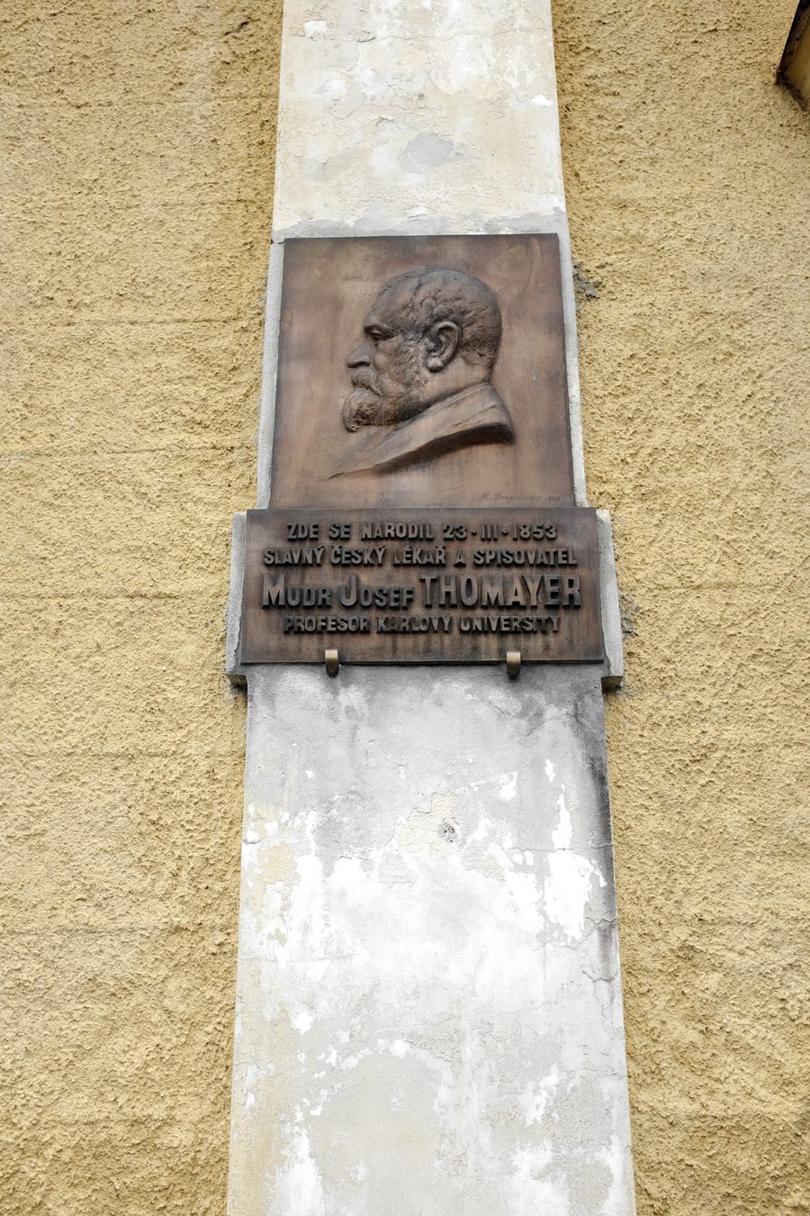 Memorial plaque at Trhanov Castle