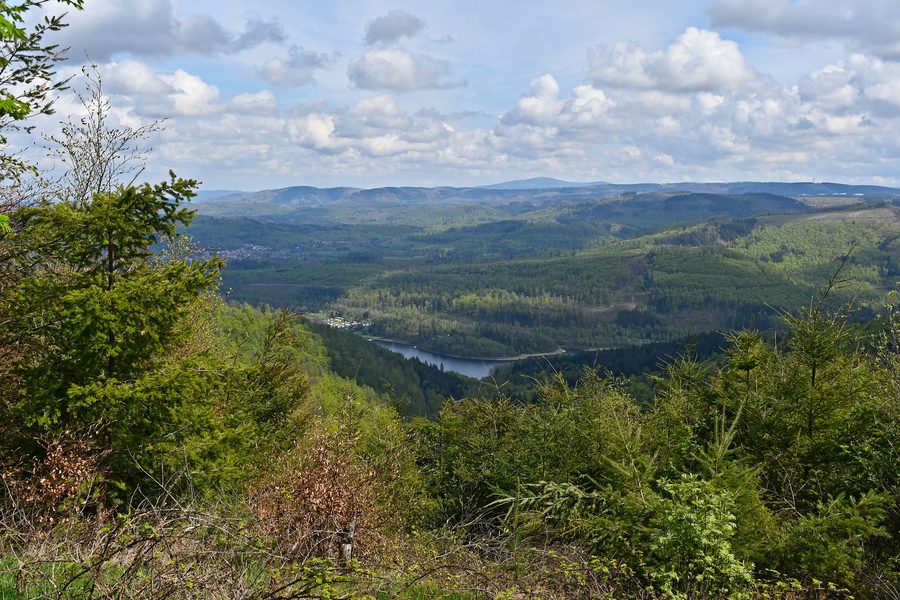 View from the Lageswarte over the Innerste reservoir and the wooded landscape